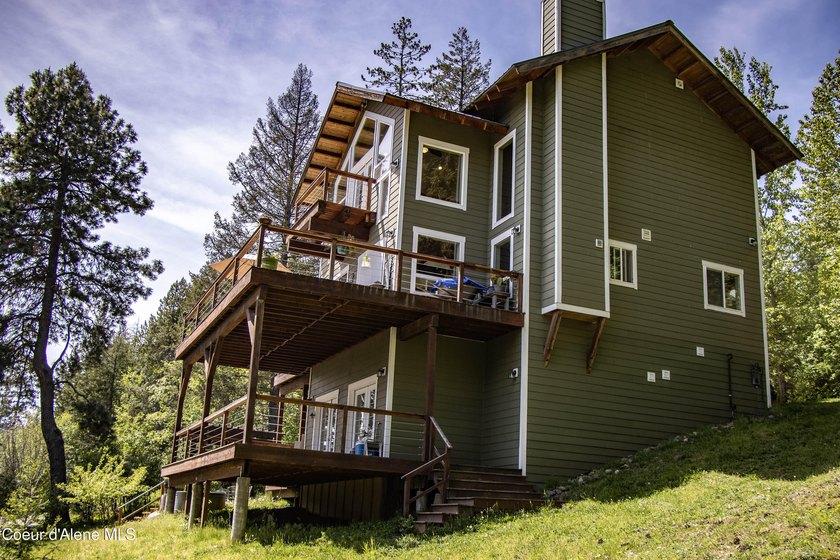 Tucked away on a quiet private road just 10 miles from Sandpoint - photo 50
