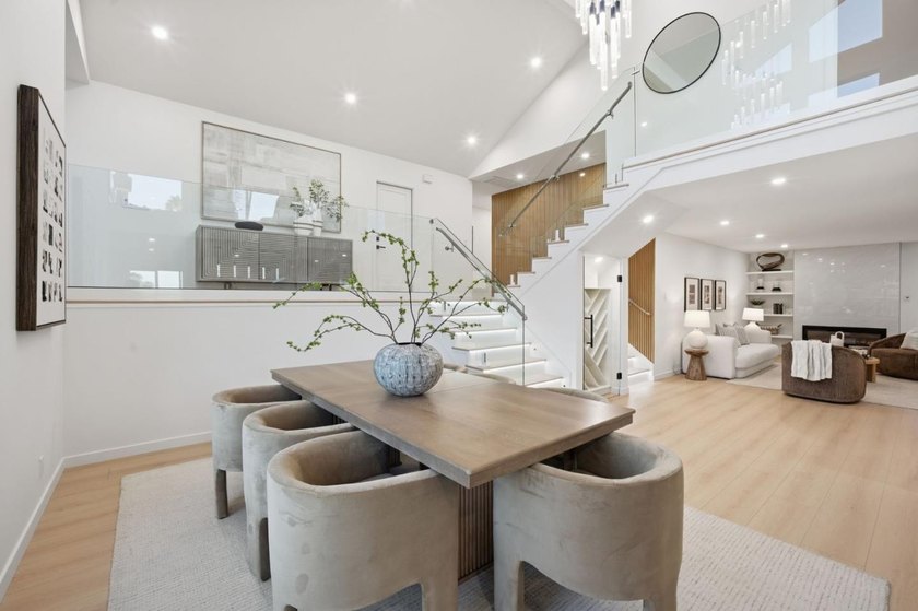 Newly completed after a comprehensive modern transformation - photo 15