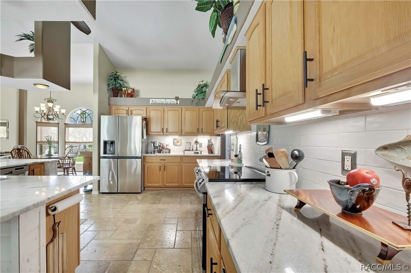 Stunning Pool Home on a Beautiful Double Lot - Room for - photo 15