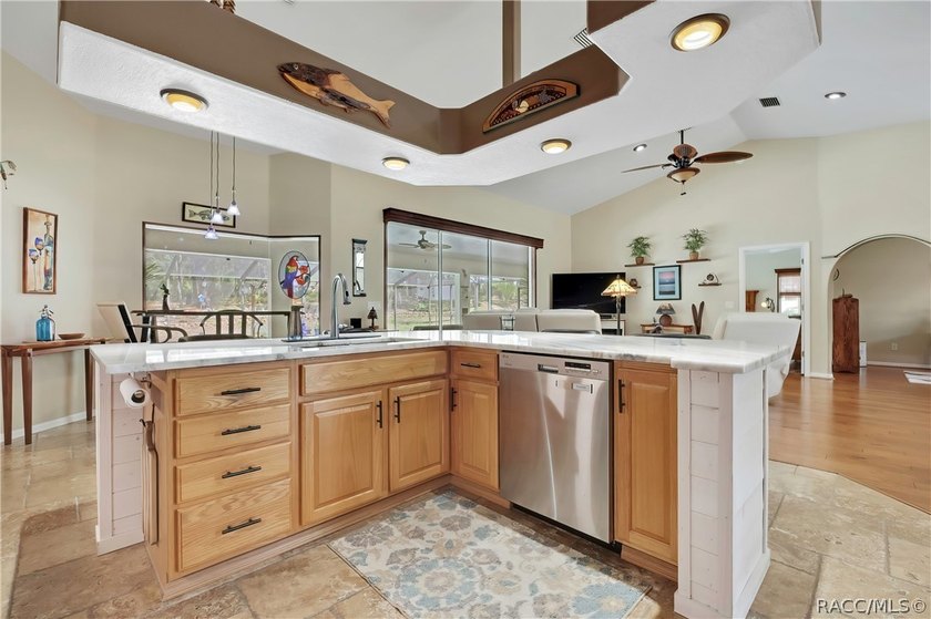 Stunning Pool Home on a Beautiful Double Lot - Room for - photo 17