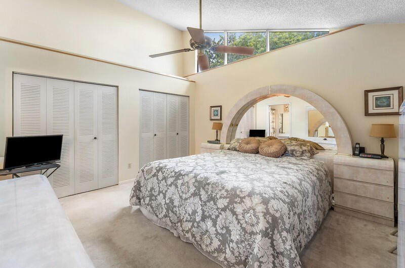 Enjoy the comfort and convenience of single-story villa living - photo 17