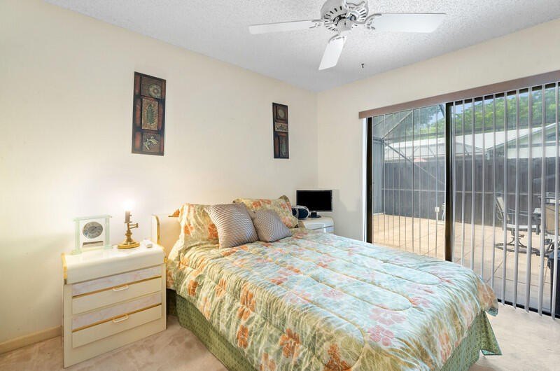 Enjoy the comfort and convenience of single-story villa living - photo 19