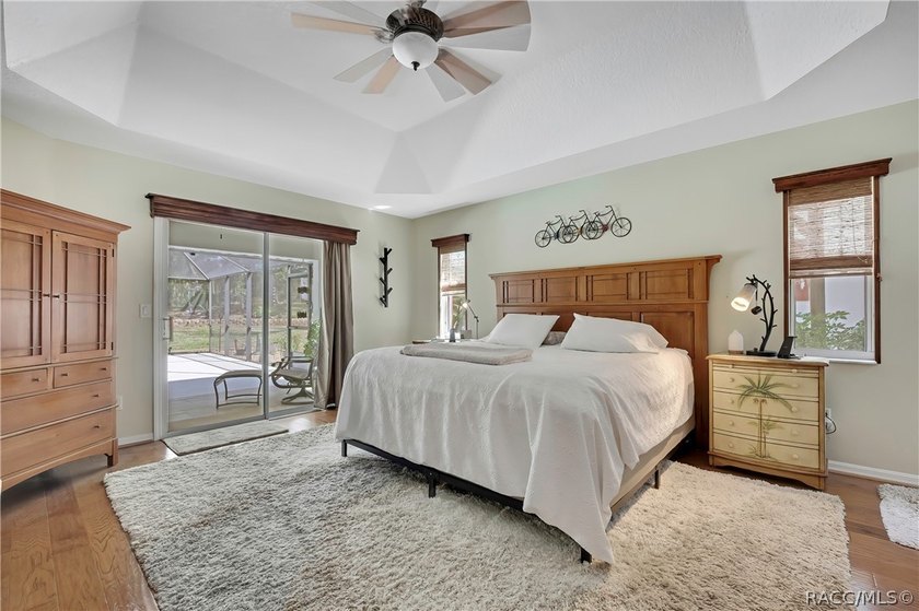 Stunning Pool Home on a Beautiful Double Lot - Room for - photo 25