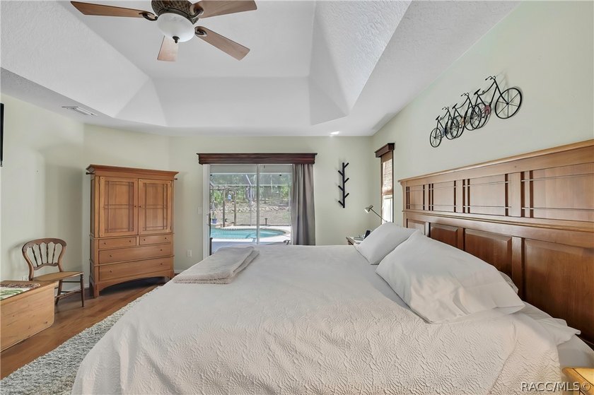 Stunning Pool Home on a Beautiful Double Lot - Room for - photo 27