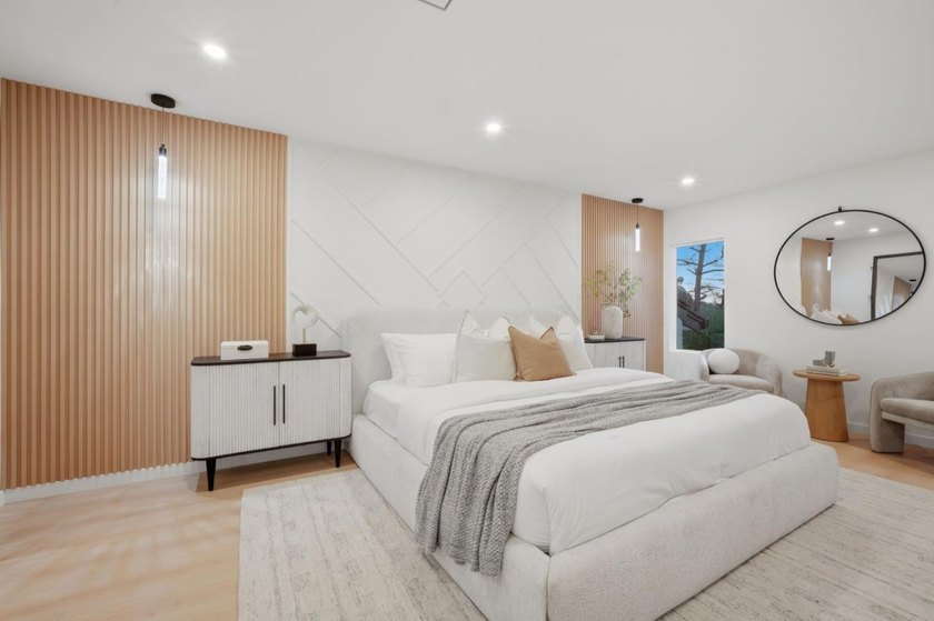 Newly completed after a comprehensive modern transformation - photo 29
