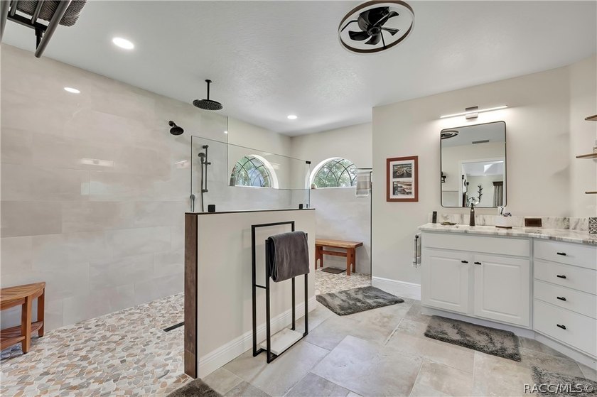 Stunning Pool Home on a Beautiful Double Lot - Room for - photo 29