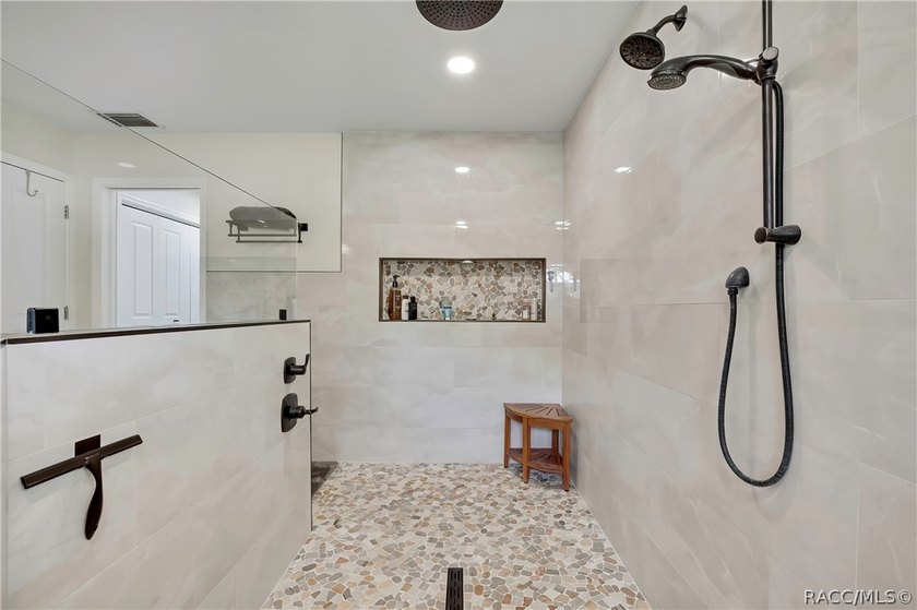 Stunning Pool Home on a Beautiful Double Lot - Room for - photo 33