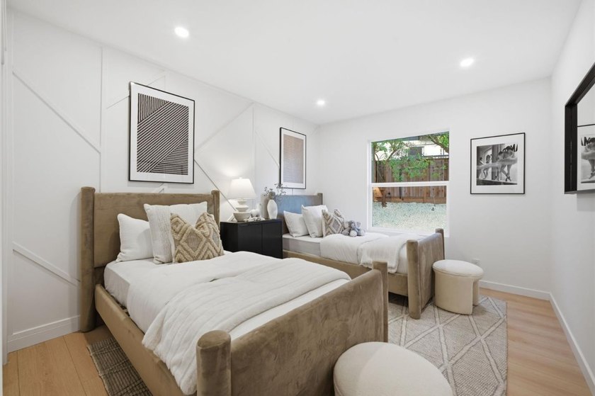 Newly completed after a comprehensive modern transformation - photo 39