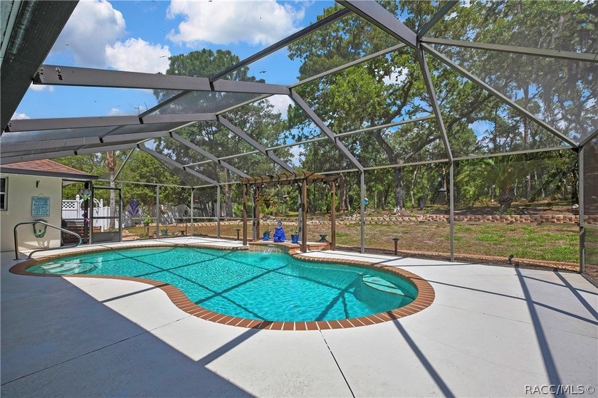 Stunning Pool Home on a Beautiful Double Lot - Room for - photo 43
