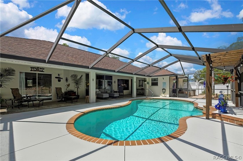 Stunning Pool Home on a Beautiful Double Lot - Room for - photo 45
