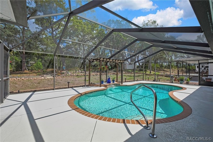 Stunning Pool Home on a Beautiful Double Lot - Room for - photo 46