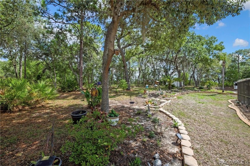 Stunning Pool Home on a Beautiful Double Lot - Room for - photo 48