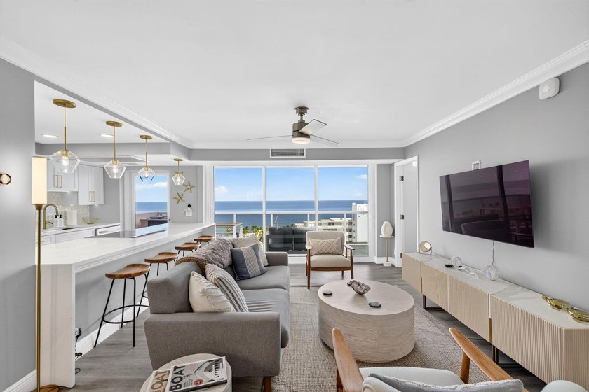 Panoramic unobstructed ocean views from every room. Beautifully - photo 2