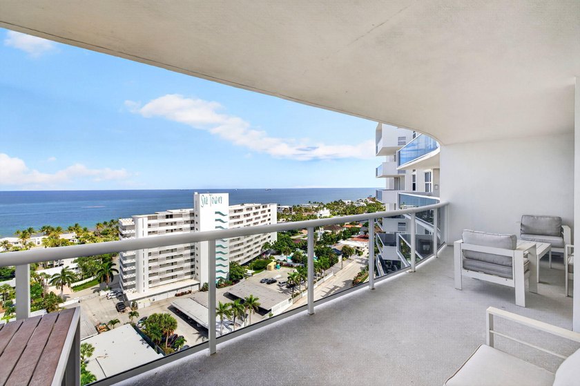Panoramic unobstructed ocean views from every room. Beautifully - photo 9