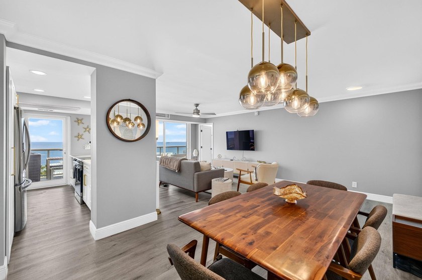 Panoramic unobstructed ocean views from every room. Beautifully - photo 10