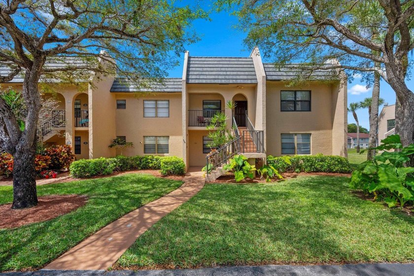Newly renovated top-floor corner condo with water views, extra - photo 4