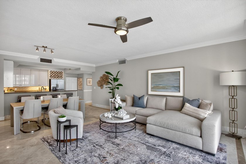 Large 2 bed 2 bath residence at Jackson Tower with panoramic - photo 8