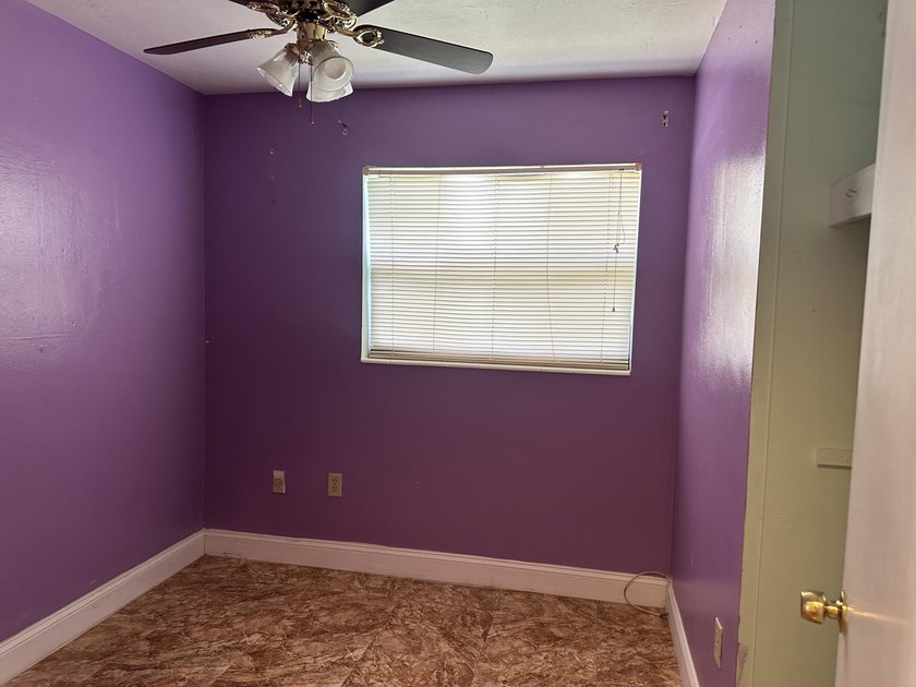 Welcome to this 3-bedroom, 2-bathroom single-story residence - photo 14