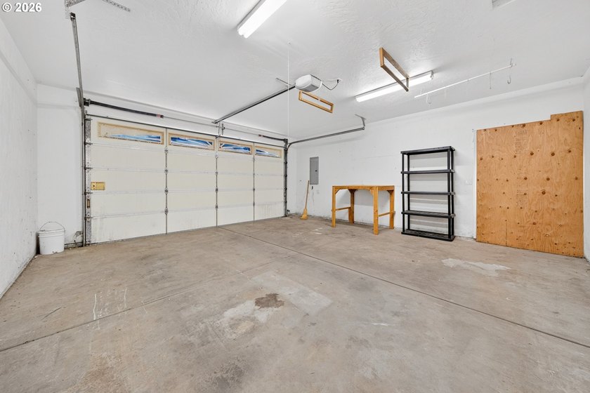 Welcome to this pristine 3-bedroom, 2-bath home located in one - photo 30