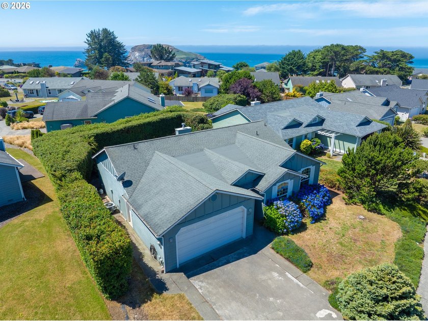 Welcome to this pristine 3-bedroom, 2-bath home located in one - photo 33