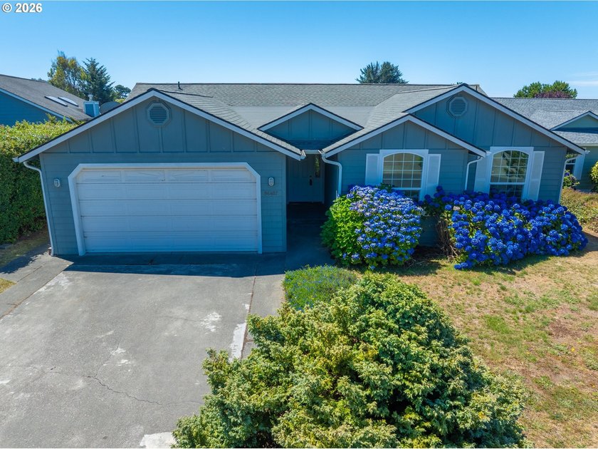 Welcome to this pristine 3-bedroom, 2-bath home located in one - photo 36