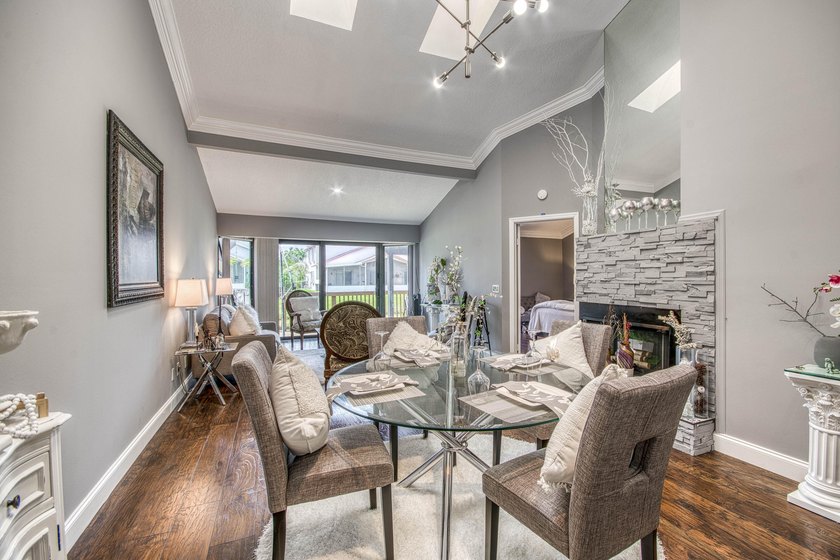 Updated, bright and move-in-ready villa in Landings at River - photo 10