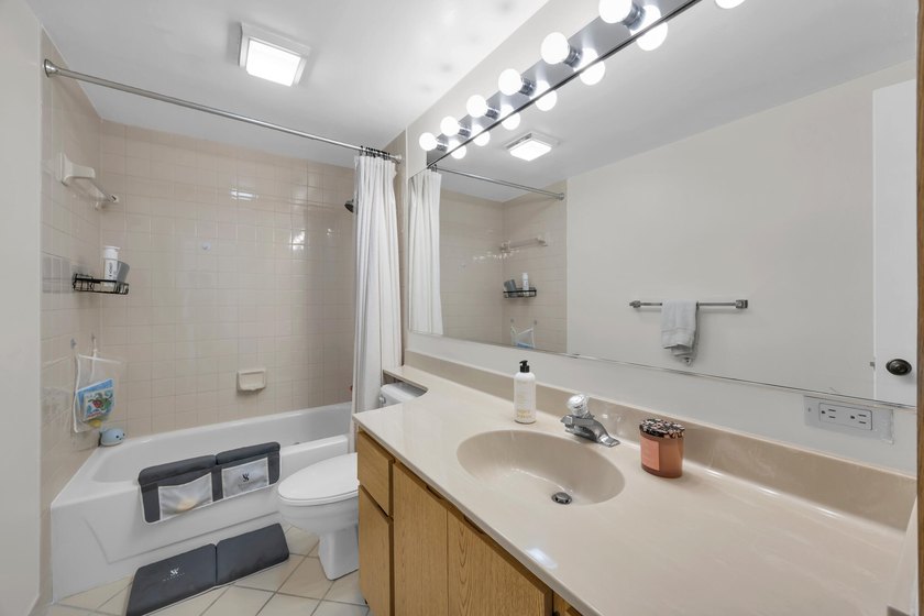 Welcome to this updated townhome in Village of Sandalwood Lakes - photo 24
