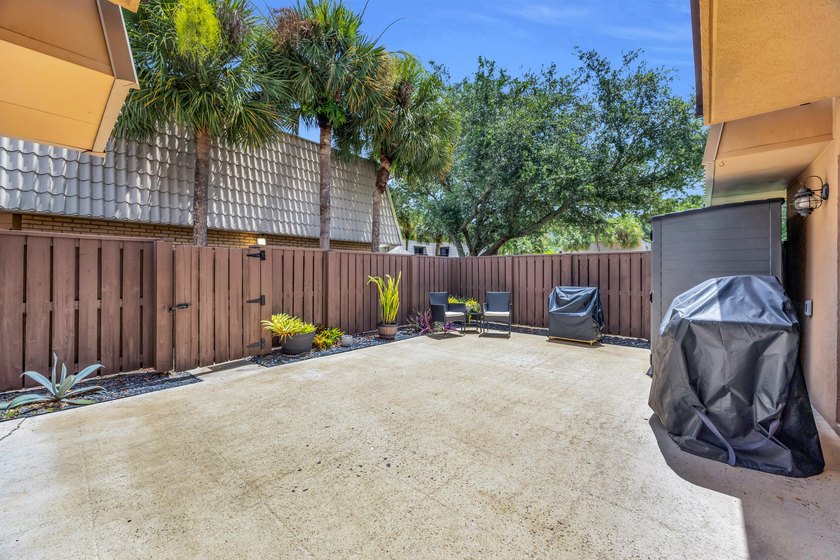 Welcome to this updated townhome in Village of Sandalwood Lakes - photo 26