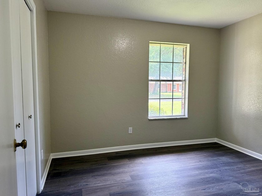 Move-in ready POOL HOME in an established west Pensacola - photo 31