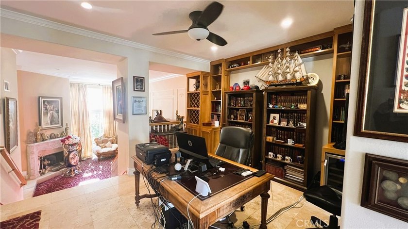 Enjoy sophisticated coastal living in this light-filled Newport - photo 9