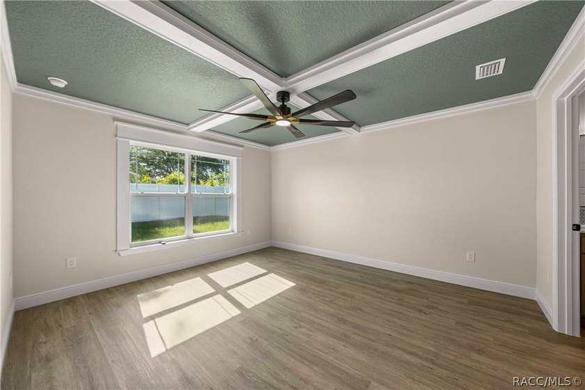 One or more photo(s) has been virtually staged. Welcome to 6601 - photo 20