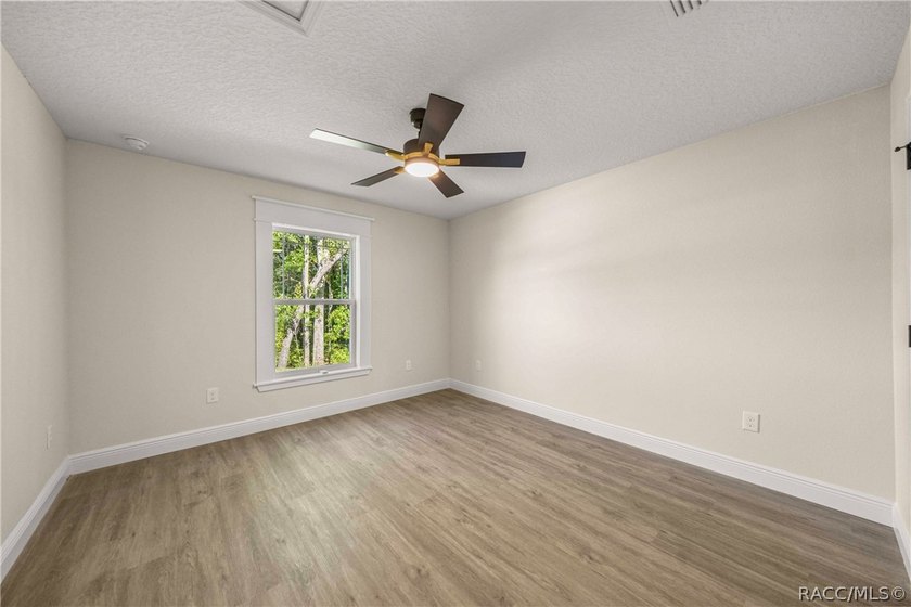 One or more photo(s) has been virtually staged. Welcome to 6601 - photo 28