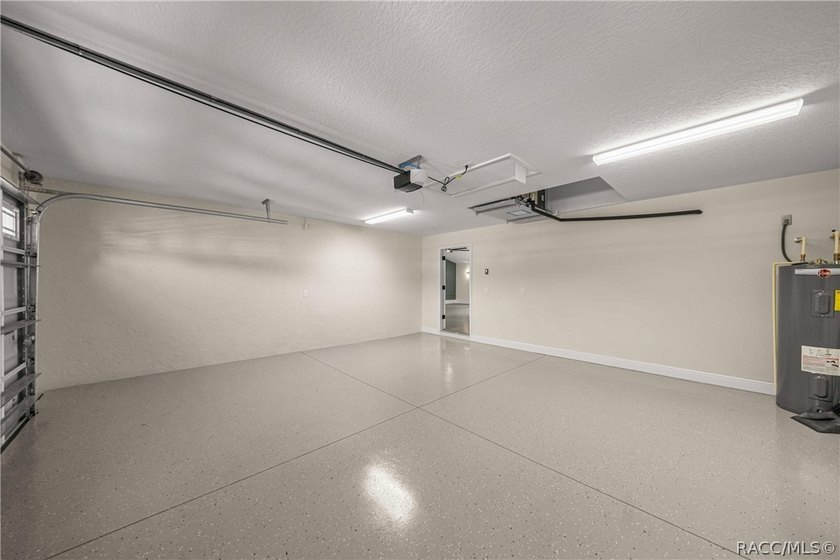 One or more photo(s) has been virtually staged. Welcome to 6601 - photo 34