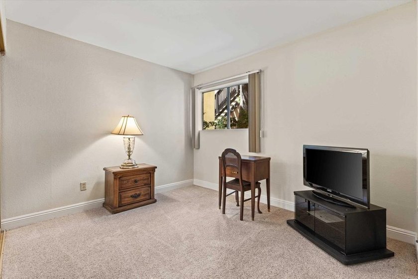 Welcome to this well-kept 2-bedroom, 2 full bath condo with 894 - photo 16