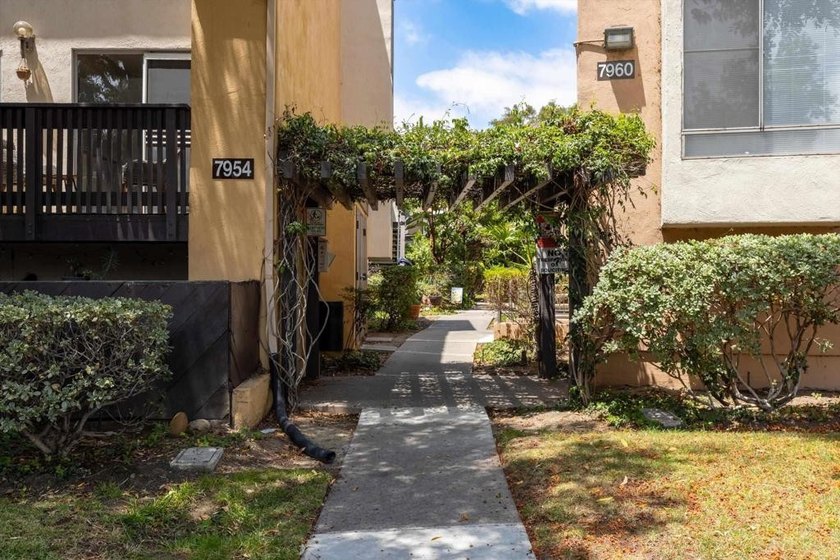 Welcome to this well-kept 2-bedroom, 2 full bath condo with 894 - photo 22