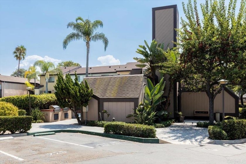 Welcome to this well-kept 2-bedroom, 2 full bath condo with 894 - photo 29