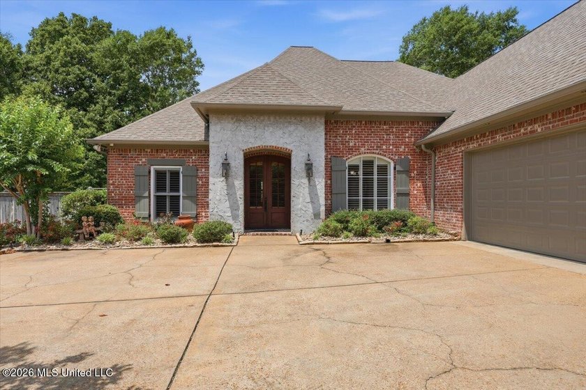 Welcome to Victoria Park, a gated community conveniently located - photo 3