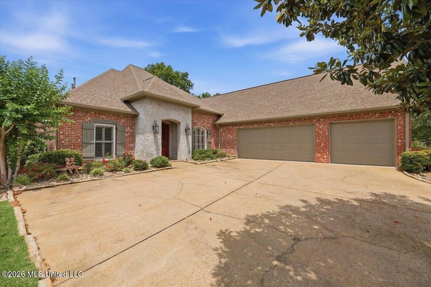 Welcome to Victoria Park, a gated community conveniently located - photo 4