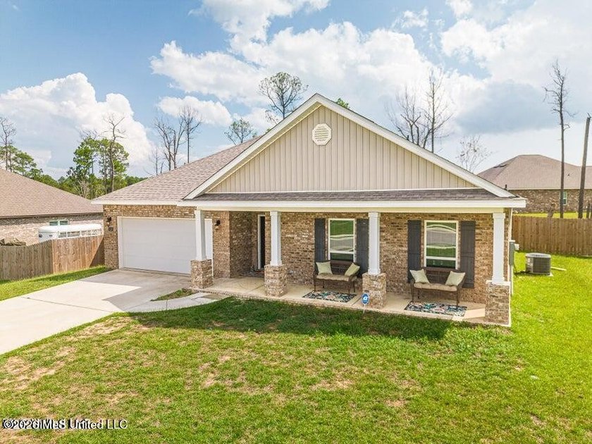 Beautiful 4-bedroom, 2-bath home in the heart of D'Iberville - photo 2