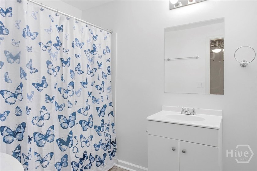 MOTIVATED SELLER! This Charming and well-maintained 3-bedroom - photo 9