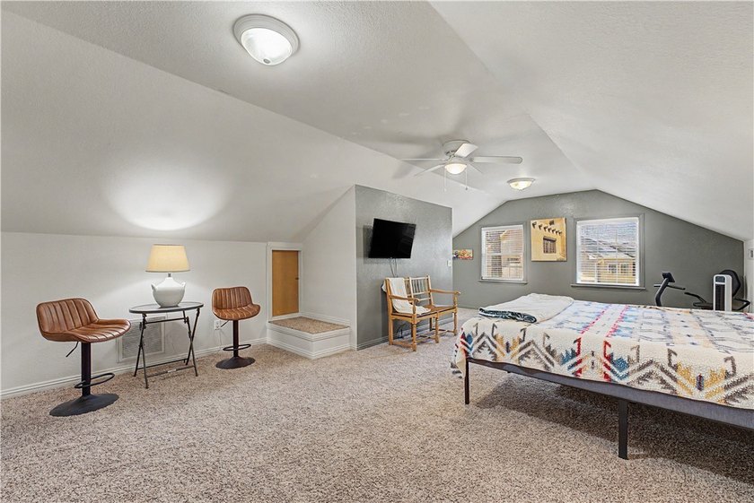 Tired of looking at the same cookie cutter homes? This 3 bedroom - photo 20
