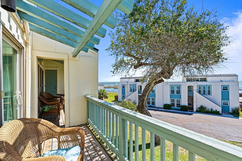 ?? Sun, Sand &amp; Sunsets - Your Seaside Escape Awaits! And it's - photo 18