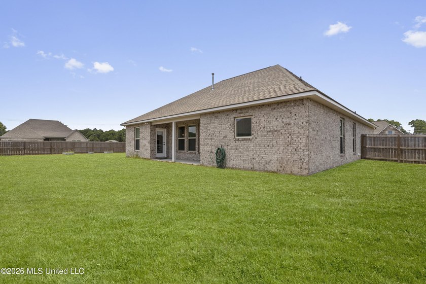 ADORABLE brick home on a large corner lot in Rosalie Place! The - photo 35