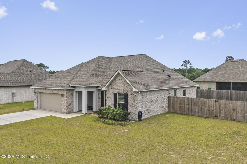 ADORABLE brick home on a large corner lot in Rosalie Place! The - photo 42
