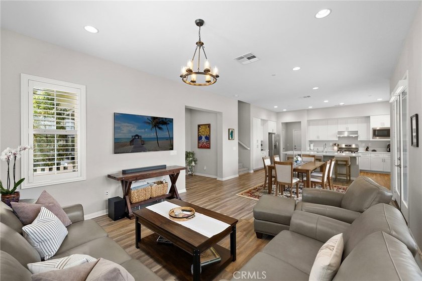 Welcome to 10 Promesa a bright and stunning town home with - photo 9