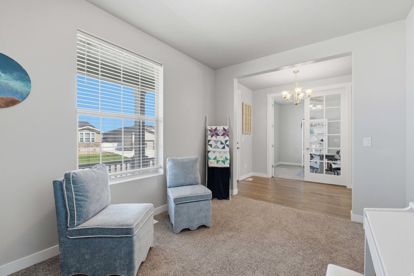 2 STORY UPGRADED IVORY BUILT GEM- Dreamy Great room/kitchen - photo 11