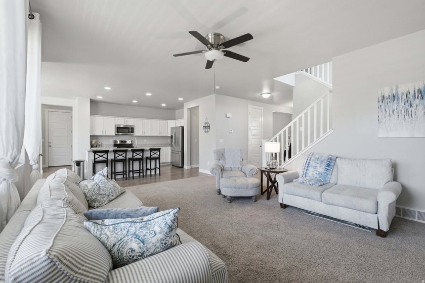2 STORY UPGRADED IVORY BUILT GEM- Dreamy Great room/kitchen - photo 14
