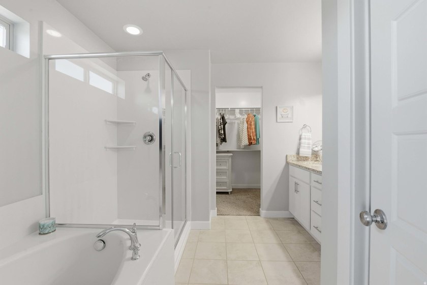 2 STORY UPGRADED IVORY BUILT GEM- Dreamy Great room/kitchen - photo 28