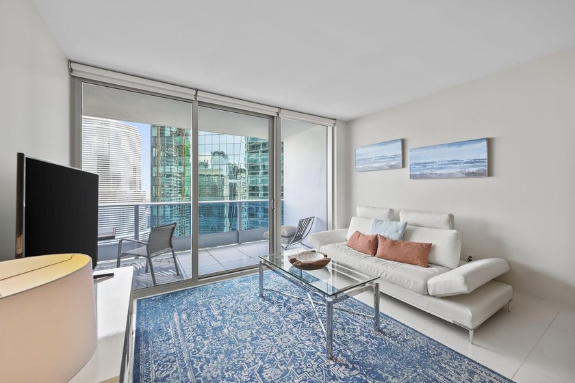 Welcome to Residence 3909 at the prestigious Epic Residences - photo 7