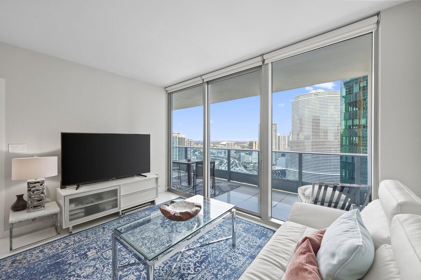 Welcome to Residence 3909 at the prestigious Epic Residences - photo 8